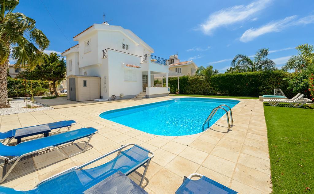Merab Center Villas Ayia Napa Room photo