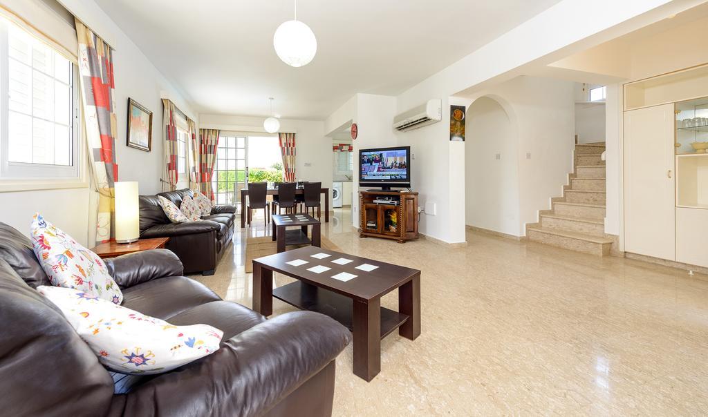 Merab Center Villas Ayia Napa Room photo